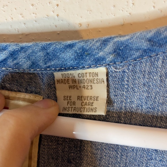 Vintage Levi’s Denim Button-Front Top – Short Sleeve, Cropped Fit WPL-423 - Picture 3 of 9